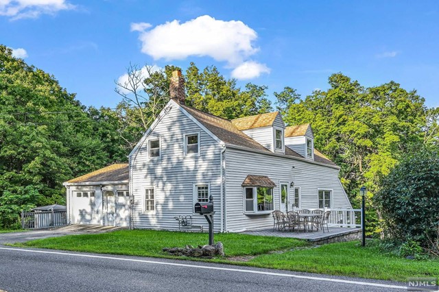 204 Union Valley Road, West Milford, New Jersey - 3 Bedrooms  
2 Bathrooms  
7 Rooms - 