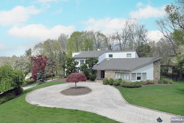 Property for Sale at 320 Truman Drive, Cresskill, New Jersey - Bedrooms: 5 
Bathrooms: 4.5 
Rooms: 12  - $2,495,000
