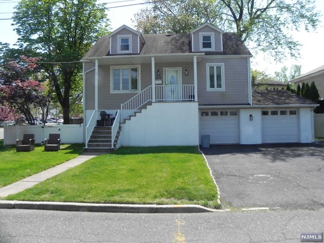 95 Union Avenue, Little Ferry, New Jersey - 5 Bedrooms  
3 Bathrooms  
10 Rooms - 