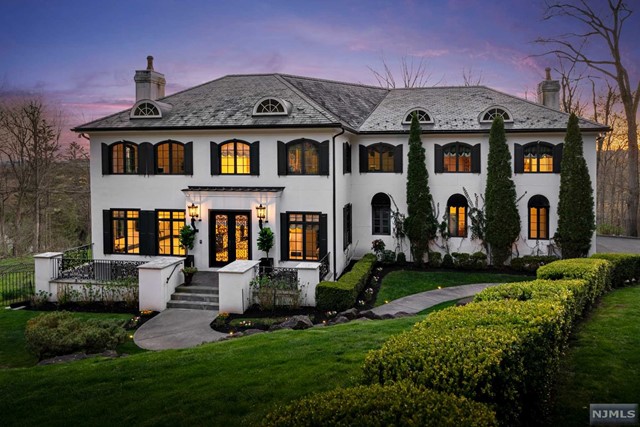 Photo 1 of 17 Powder Hill Road, Saddle River, New Jersey, $3,695,000, Web #: 324011736