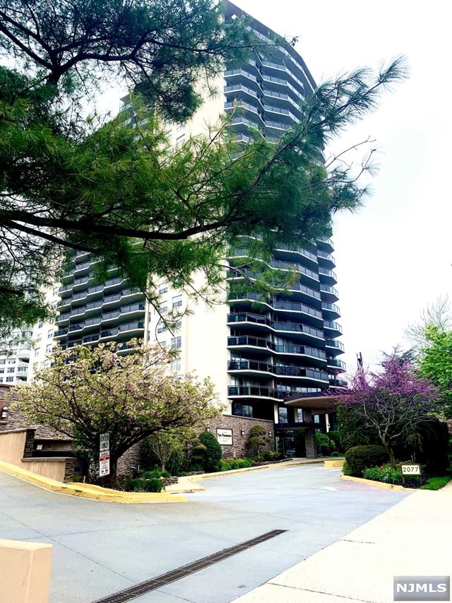 Photo 1 of 2077 Center Avenue 14G, Fort Lee, New Jersey, $175,000, Web #: 324013240