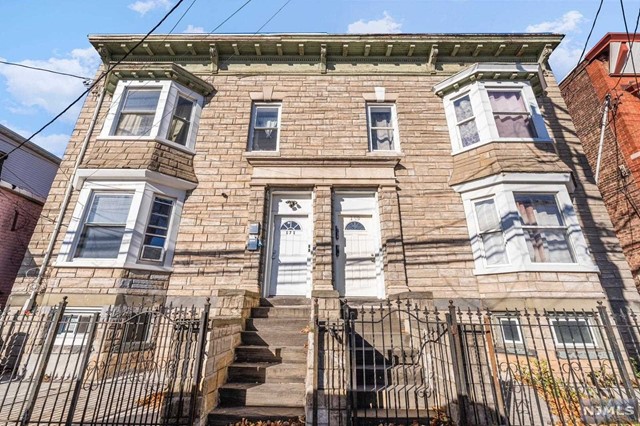 171 Sherman Avenue, Newark, New Jersey - 7 Bedrooms  
2 Bathrooms  
8 Rooms - 