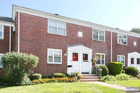 292 Esplanade, Hackensack, NJ 07601 - MLS#: 24027674