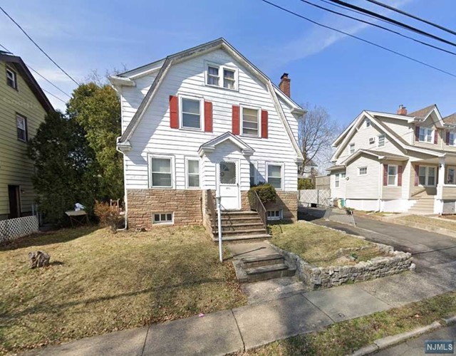 Property for Sale at 320 James Street, Teaneck, New Jersey - Bedrooms: 4 
Bathrooms: 2 
Rooms: 10  - $750,000