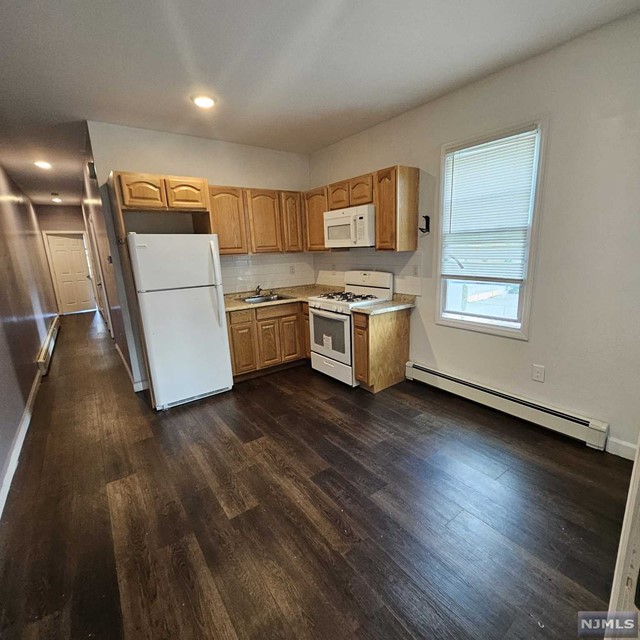 Rental Property at 38 11th Avenue C, Newark, New Jersey - Bedrooms: 2 
Bathrooms: 1 
Rooms: 4  - $1,800 MO.