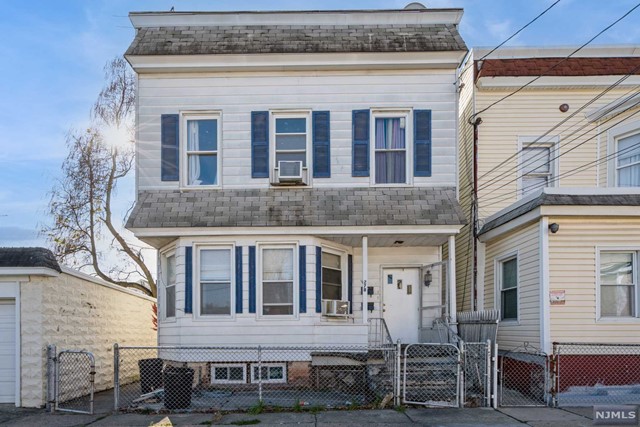 Property for Sale at 278 Pacific Street, Paterson, New Jersey - Bedrooms: 5 
Bathrooms: 3 
Rooms: 9  - $499,000