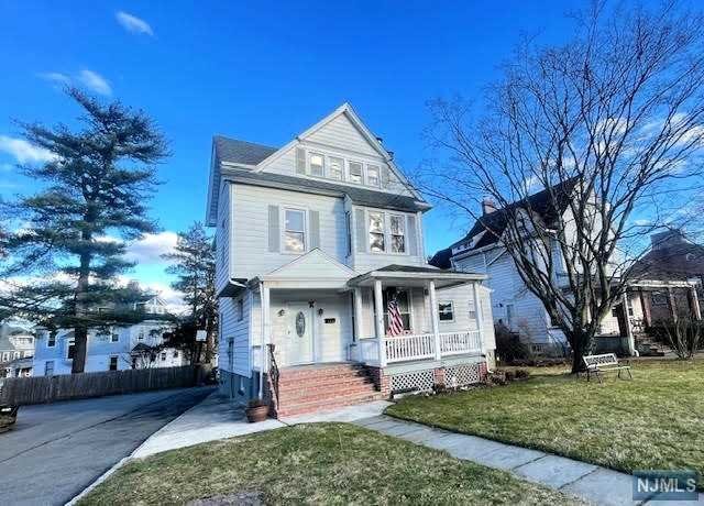 Rental Property at 95 Valley Road 2, Montclair, New Jersey - Bedrooms: 4 
Bathrooms: 2 
Rooms: 6  - $4,500 MO.