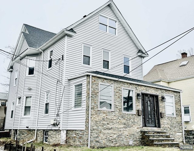 Rental Property at 29 Bergen Avenue, Bergenfield, New Jersey - Bedrooms: 4 
Bathrooms: 2 
Rooms: 8  - $3,900 MO.