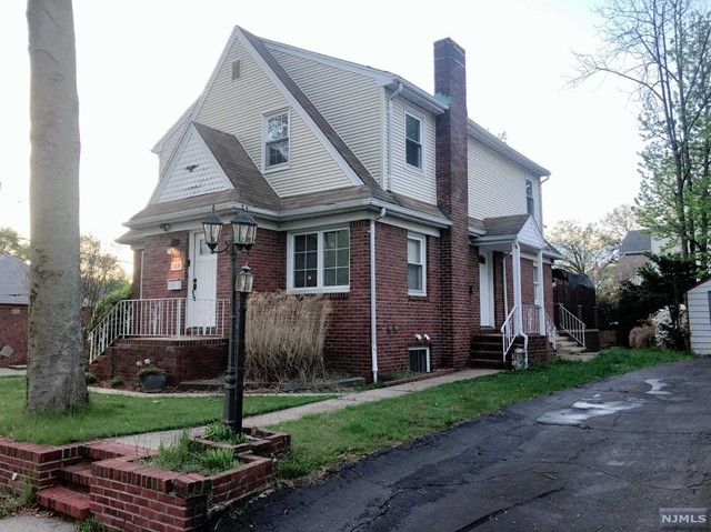 Photo 1 of 189 E Main Street 1, Bergenfield, New Jersey, $3,700, Web #: 324034818