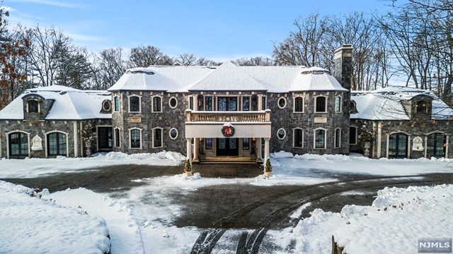 Property for Sale at 105 Chestnut Ridge Road, Saddle River, New Jersey - Bedrooms: 5 Bathrooms: 8.5 Rooms: 17  - $9,500,000