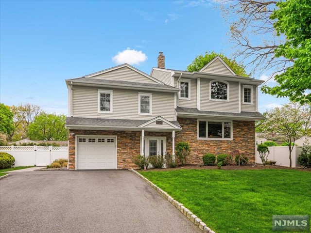 Property for Sale at 206 Kociemba Drive, River Vale, New Jersey - Bedrooms: 4 
Bathrooms: 3 
Rooms: 9  - $825,000