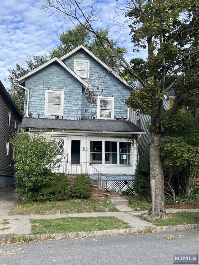 3412 Central Avenue, Montclair, New Jersey - 3 Bedrooms  
1 Bathrooms  
6 Rooms - 