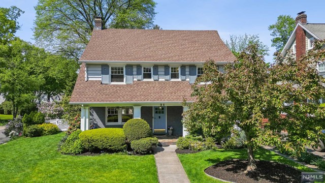Property for Sale at 21 Elston Road, Montclair, New Jersey - Bedrooms: 5 
Bathrooms: 5 
Rooms: 9  - $1,200,000