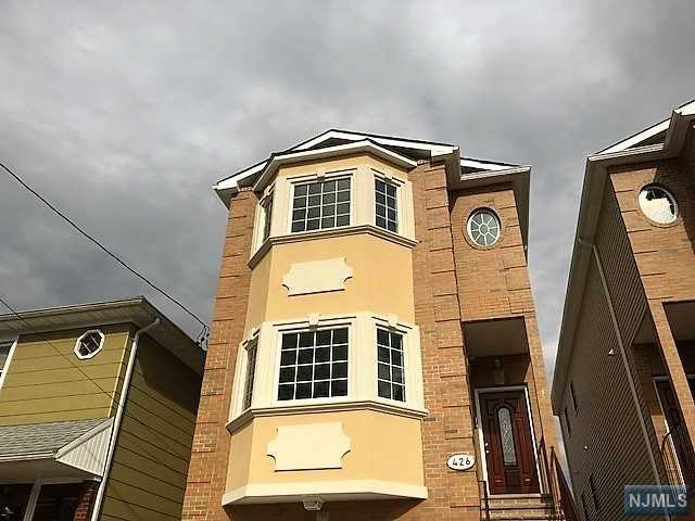 Rental Property at 426 Jersey Street 1 Ground F, Harrison, New Jersey - Bedrooms: 3 
Bathrooms: 3 
Rooms: 7  - $3,400 MO.