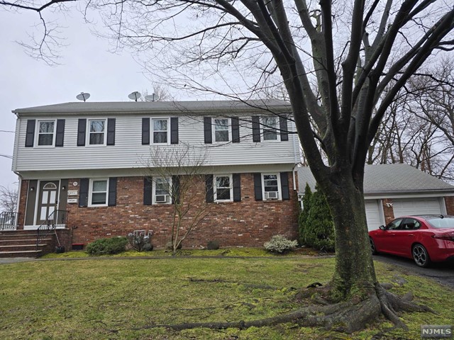 Rental Property at 77 Prospect Street, Paramus, New Jersey - Bedrooms: 3 
Bathrooms: 2 
Rooms: 5  - $3,300 MO.