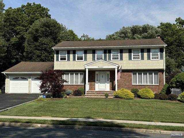 Property for Sale at 19 Knox Terrace, Totowa, New Jersey - Bedrooms: 4 
Bathrooms: 3 
Rooms: 13  - $979,900