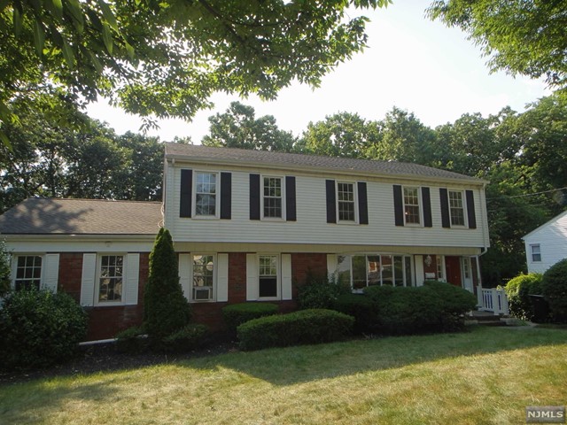 Rental Property at 63 Farview Avenue, Paramus, New Jersey - Bedrooms: 3 
Bathrooms: 1 
Rooms: 5  - $3,300 MO.