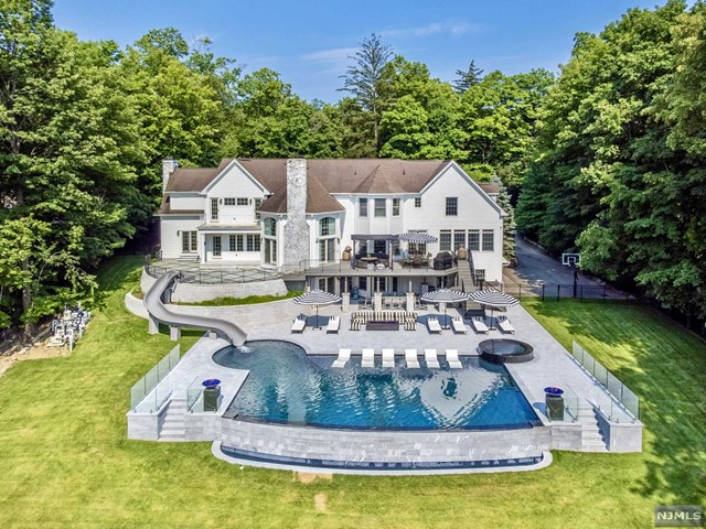 30 Spring Valley Road, Montvale, New Jersey - 7 Bedrooms  
6 Bathrooms  
17 Rooms - 