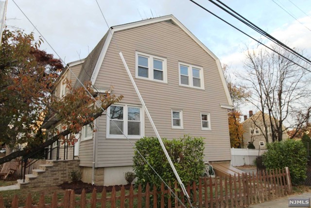 Property for Sale at 31 Howard Street, Pompton Lakes, New Jersey - Bedrooms: 3 
Bathrooms: 1 
Rooms: 6  - $3,500