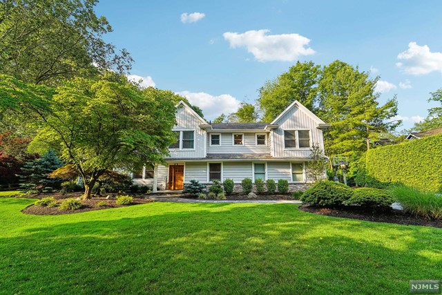 Property for Sale at 116 Schuyler Road, Allendale, New Jersey - Bedrooms: 5 
Bathrooms: 3 
Rooms: 8  - $1,425,000