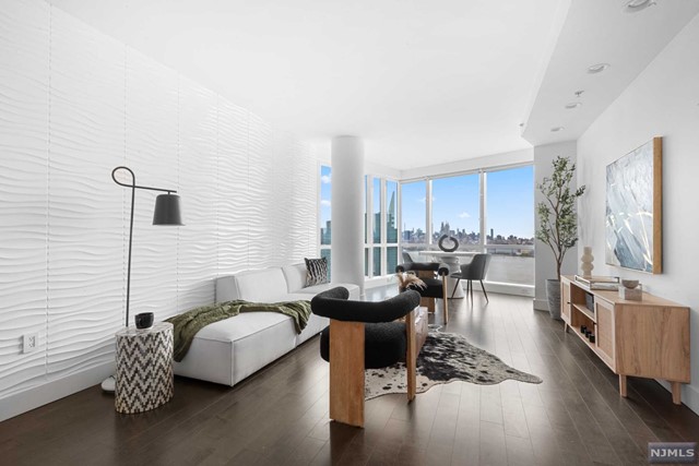 Property for Sale at 77 Hudson Street 3704/05, Jersey City, New Jersey - Bedrooms: 3 
Bathrooms: 3  - $2,650,000