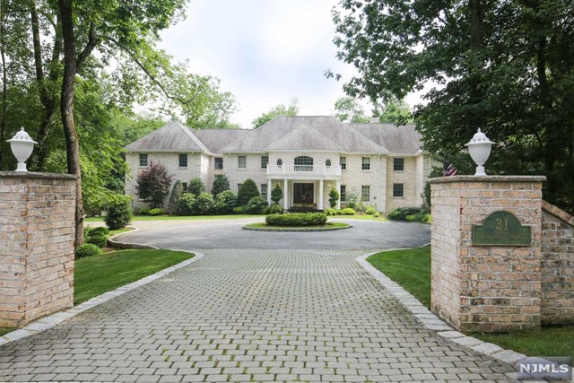 Property for Sale at 31 Wildwood Road, Saddle River, New Jersey - Bedrooms: 5 
Bathrooms: 6 
Rooms: 14  - $2,250,000