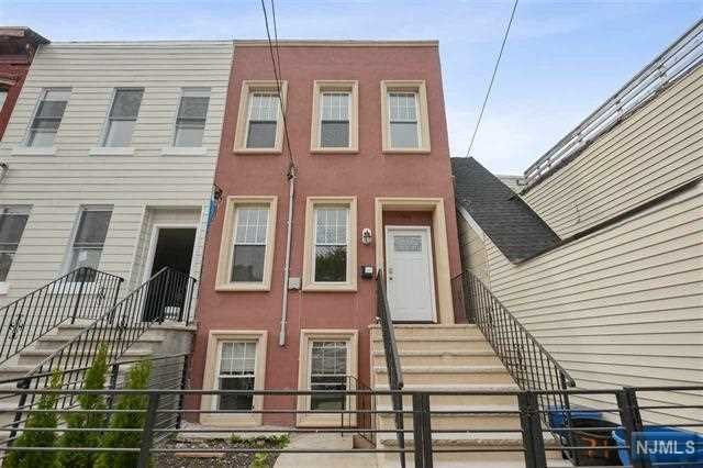 Rental Property at 71 Jewett Avenue 2, Jersey City, New Jersey - Bedrooms: 2 
Bathrooms: 2 
Rooms: 5  - $2,900 MO.