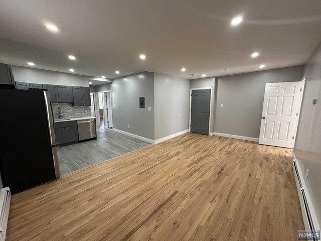 Rental Property at 522 4th Street 2R, Union City, New Jersey - Bedrooms: 4 
Bathrooms: 1 
Rooms: 6  - $3,400 MO.