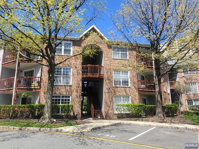 Photo 1 of 262 Village Circle Drive, Fort Lee, New Jersey, $2,600, Web #: 324012199