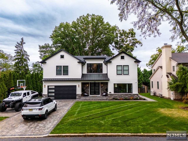 Property for Sale at 362 Harrison Street, Paramus, New Jersey - Bedrooms: 5 
Bathrooms: 6 
Rooms: 9  - $1,868,000