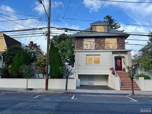 416 74th Street, North Bergen, New Jersey - 7 Bedrooms  
6 Bathrooms  
21 Rooms - 