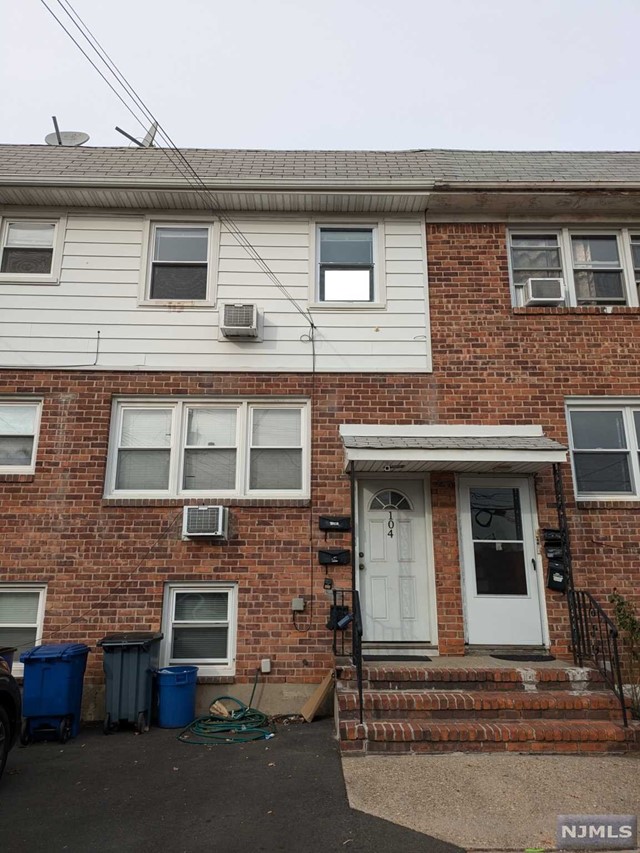 Rental Property at 104 Sussex Street 2, Harrison, New Jersey - Bedrooms: 2 
Bathrooms: 1 
Rooms: 5  - $2,100 MO.