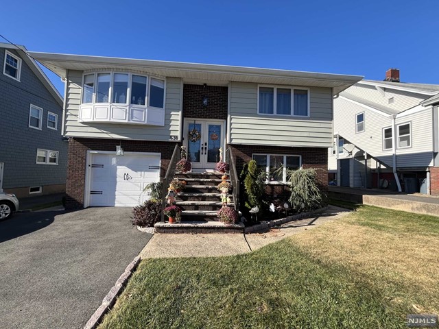 538 3rd Street, Carlstadt, New Jersey - 1 Bedrooms  
1 Bathrooms  
3 Rooms - 