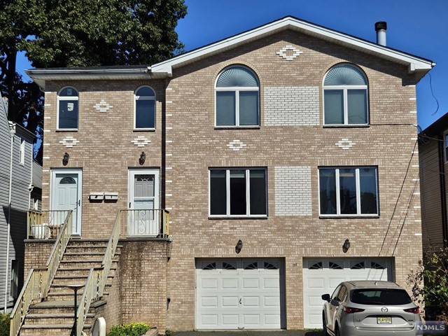 31 Marion Avenue 1, Cliffside Park, New Jersey - 3 Bedrooms  
2 Bathrooms  
6 Rooms - 