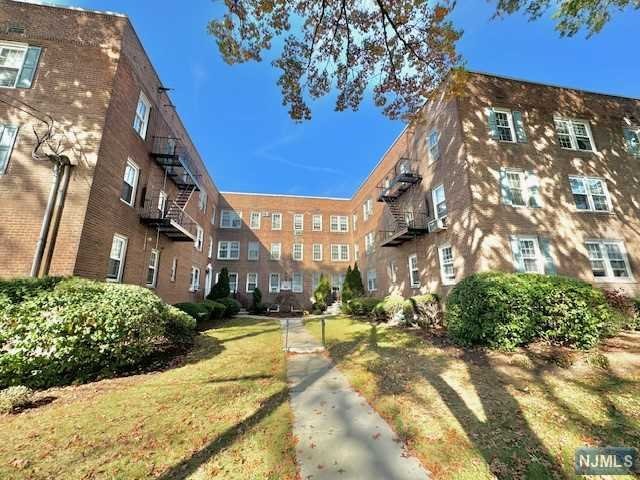 126 Hackett Place B304, Rutherford, New Jersey - 1 Bedrooms  
1 Bathrooms - 