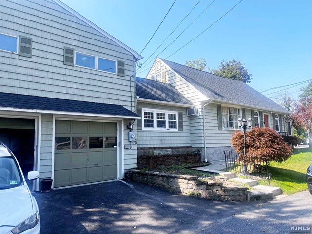 Rental Property at 65 Harrison Street Apart 2, Little Falls, New Jersey - Bedrooms: 2 
Bathrooms: 1 
Rooms: 5  - $2,500 MO.