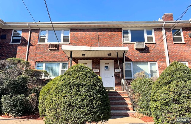 1261 Inwood Terrace A, Fort Lee, New Jersey - 1 Bedrooms  
1 Bathrooms  
4 Rooms - 