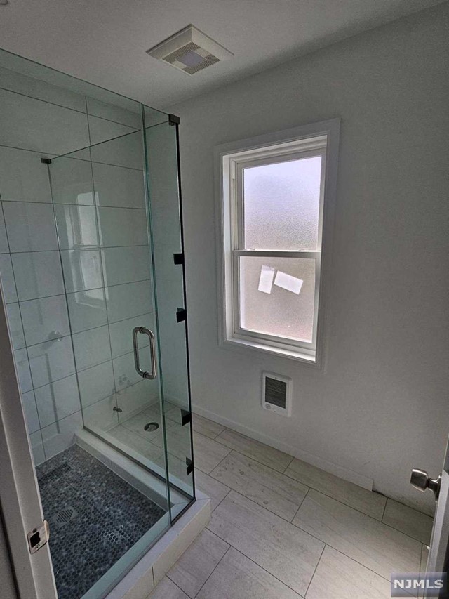 18 Blanche Avenue, Demarest, New Jersey - 2 Bedrooms  
1 Bathrooms  
5 Rooms - 