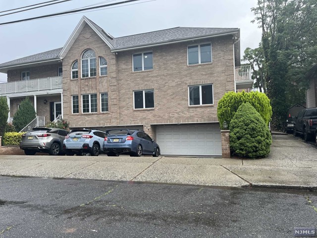 Rental Property at 476 Highland Avenue Right, Palisades Park, New Jersey - Bedrooms: 2 
Bathrooms: 2 
Rooms: 6  - $2,950 MO.