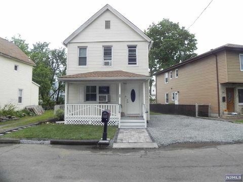 22 Treptow Street, Little Ferry, NJ 07643 - MLS#: 24016113