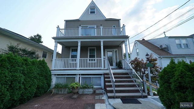 27 Orange Avenue, Clifton, New Jersey - 1 Bedrooms  
1 Bathrooms  
3 Rooms - 