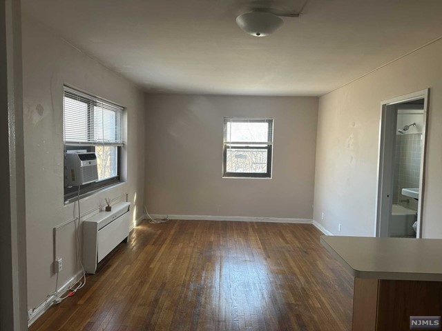 Rental Property at 400 Park Place J4, Fort Lee, New Jersey - Bathrooms: 1 
Rooms: 1  - $1,400 MO.