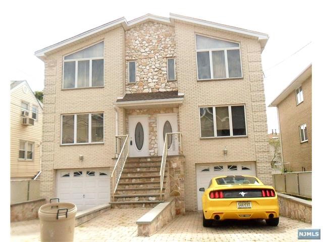 2376 7th Street, Fort Lee, New Jersey - 3 Bedrooms  
4 Bathrooms  
6 Rooms - 