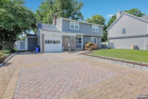 21 Seneca Avenue, Emerson, NJ 07630 - MLS#: 24024884