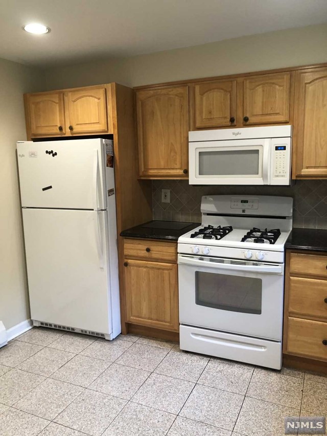 259 Franklin Turnpike 1, Ho-Ho-Kus, New Jersey - 2 Bedrooms  
1 Bathrooms  
5 Rooms - 