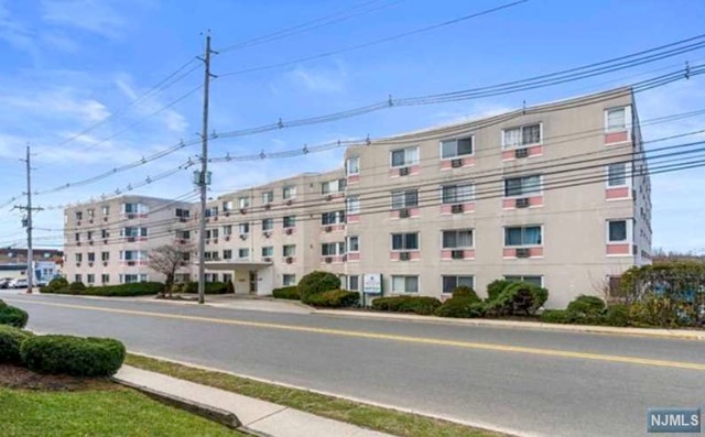 333 Grand Avenue 4P, Palisades Park, New Jersey - 2 Bedrooms  
1 Bathrooms - 