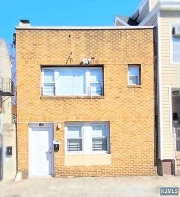 46 Main Street 1, Paterson, New Jersey - 2 Bedrooms  
1 Bathrooms  
4 Rooms - 