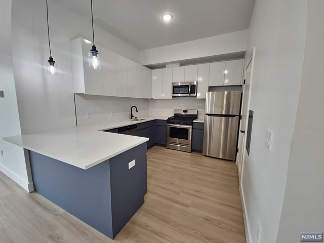 Rental Property at 18 Van Houten Avenue 304, Passaic, New Jersey - Bedrooms: 2 
Bathrooms: 2 
Rooms: 5  - $3,300 MO.