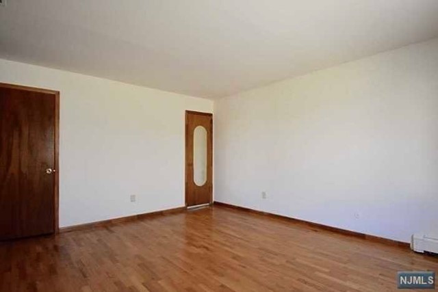 Rental Property at 471 North Avenue, Fort Lee, New Jersey - Bedrooms: 3 
Bathrooms: 2 
Rooms: 6  - $3,100 MO.