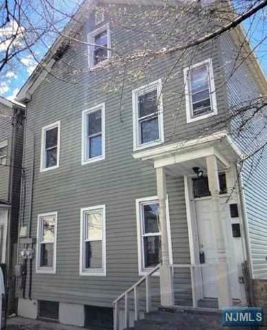 187 Clinton Street 1, Paterson, New Jersey - 2 Bedrooms  
1 Bathrooms  
4 Rooms - 